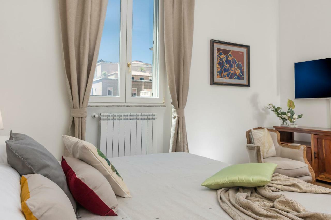 New! Spanish Step Design Apartment ローマ エクステリア 写真
