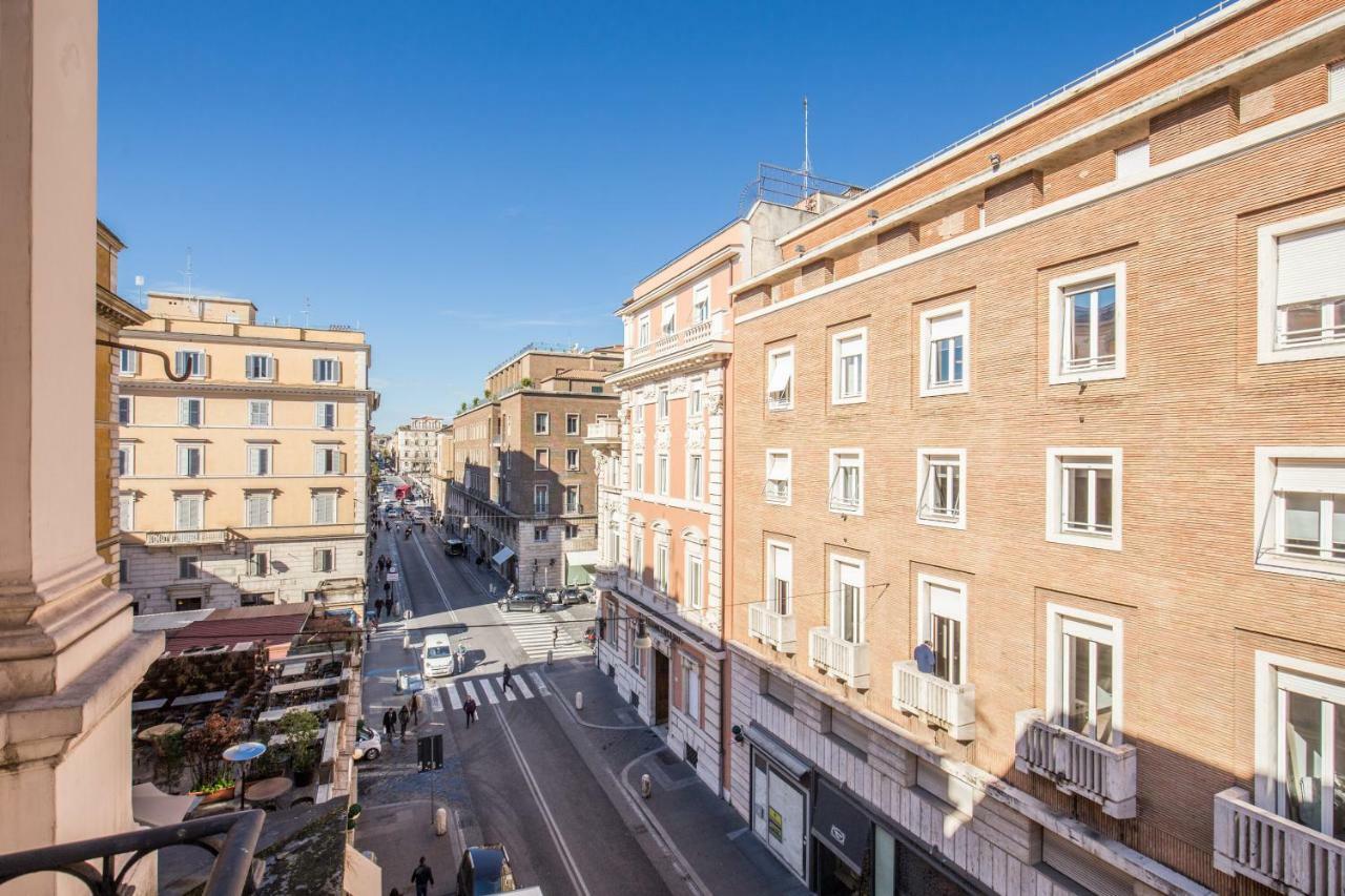 New! Spanish Step Design Apartment ローマ エクステリア 写真